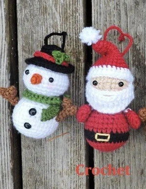 crochet Christmas ornament patterns - winter - home decor- amorecraftylife.com #crochet #crochetpattern #diy #christmas