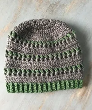 mens crochet hat pattern - winter hat - beanie crochet pattern - amorecraftylife.com #hat #crochet #crochetpattern