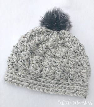 free bulky crochet hat patterns - winter hat - beanie crochet pattern - amorecraftylife.com #hat #crochet #crochetpattern