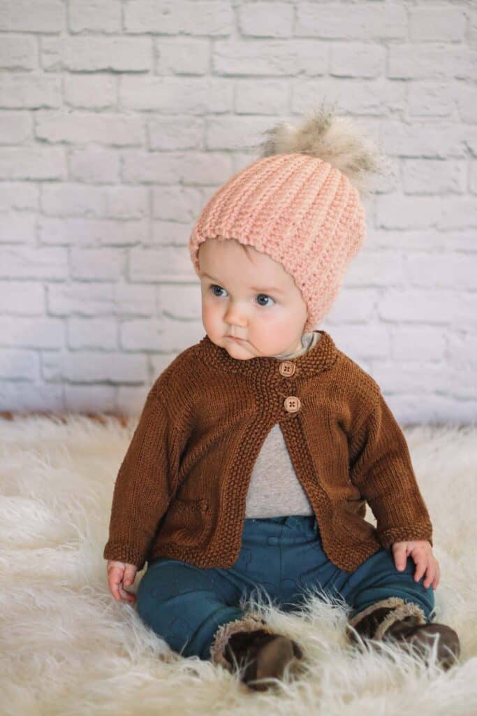 free bulky crochet hat patterns - winter hat - beanie crochet pattern - amorecraftylife.com #hat #crochet #crochetpattern