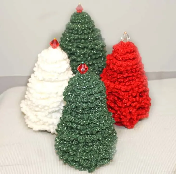 free crochet Christmas tree patterns - winter - home decor- amorecraftylife.com #crochet #crochetpattern #diy #christmas