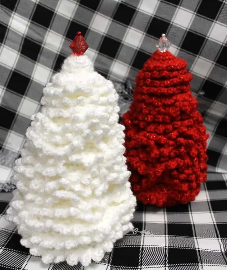 free crochet Christmas tree patterns - winter - home decor- amorecraftylife.com #crochet #crochetpattern #diy #christmas