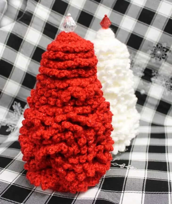 free crochet Christmas tree patterns - winter - home decor- amorecraftylife.com #crochet #crochetpattern #diy #christmas