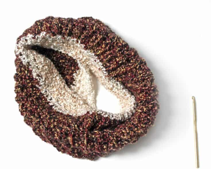 Textured Crochet Ear Warmer Pattern -crochet headband pattern- pdf - amorecraftylife.com #crochet #crochetpattern #freecrochetpattern