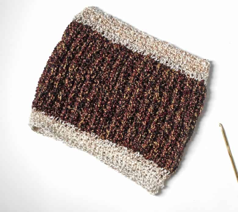 Textured Crochet Ear Warmer Pattern -crochet headband pattern- pdf - amorecraftylife.com #crochet #crochetpattern #freecrochetpattern