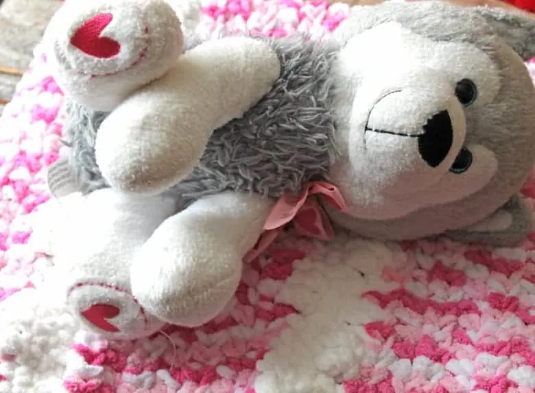free easy baby blanket crochet pattern - pink dream - crochet baby blanket pattern -amorecraftylife.com #crochet #crochetpattern #freecrochetpattern