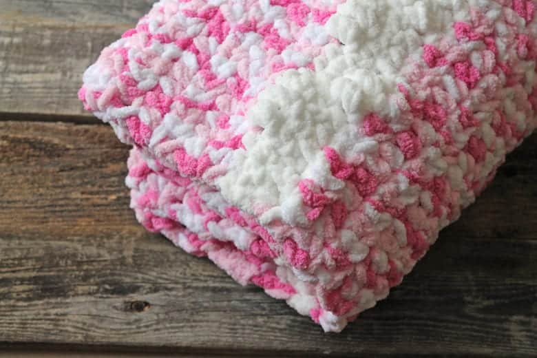 free easy baby blanket crochet pattern - pink dream - crochet baby blanket pattern -amorecraftylife.com #crochet #crochetpattern #freecrochetpattern