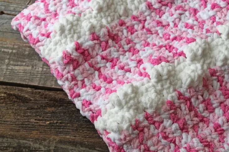 free easy baby blanket crochet pattern - pink dream - crochet baby blanket pattern -amorecraftylife.com #crochet #crochetpattern #freecrochetpattern