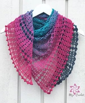 crochet triangular shawl pattern- scarf crochet pattern -crochet pray shawl pattern pdf -wrap - amorecraftylife.com #crochet #crochetpattern