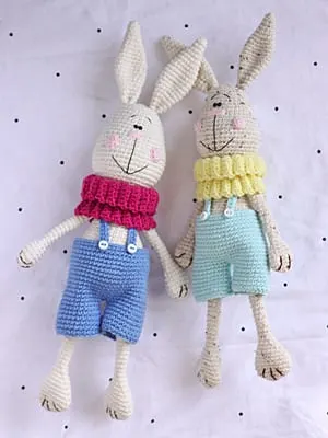 This image has an empty alt attribute; its file name is easter-bunny-crochet-pattern-2.jpg