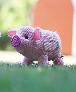 crochet piglet pattern- stuffed toy pig crochet pattern pdf - amigurumi acraftylife.com #crochet #crochetpattern