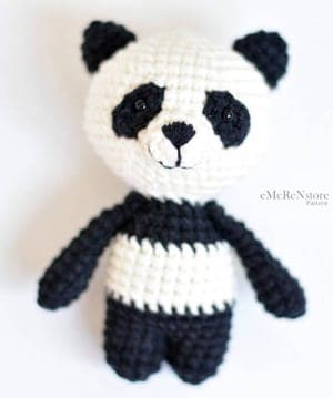 crochet panda pattern- panda bear pattern stuffed toy- crochet pattern pdf - amigurumi amorecraftylife.com #crochet #crochetpattern