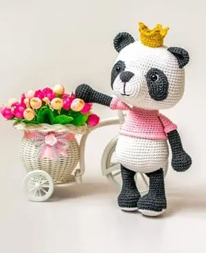 crochet panda pattern- panda bear pattern stuffed toy- crochet pattern pdf - amigurumi amorecraftylife.com #crochet #crochetpattern