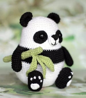 crochet panda pattern- panda bear pattern stuffed toy- crochet pattern pdf - amigurumi amorecraftylife.com #crochet #crochetpattern