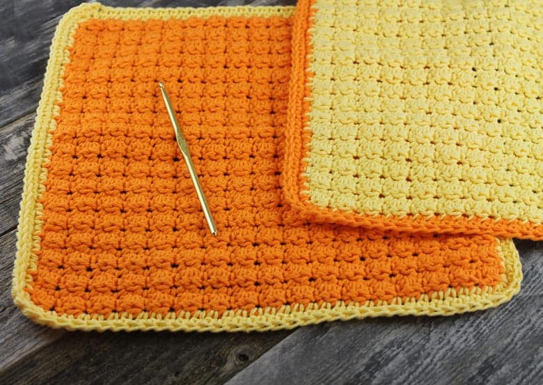 free even berry crochet dish cloth crochet pattern -amorecraftylife.com #crochet #crochetpattern #diy #freecrochetpattern