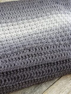 free ombre textured throw blanket crochet pattern - crochet throw pattern- crochet blanket pattern -amorecraftylife.com #crochet #crochetpattern #freecrochetpattern