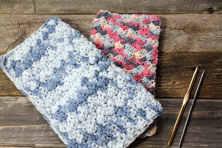 free printable sedge stitch crochet dishcloth pattern -amorecraftylife.com #crochet #crochetpattern #diy #freecrochetpattern