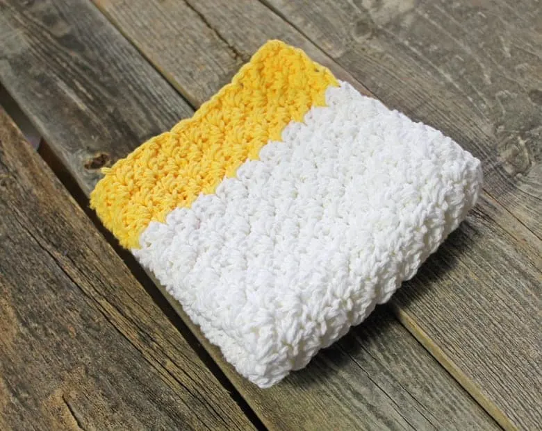 free printable creamsicle crochet dishcloth pattern -amorecraftylife.com #crochet #crochetpattern #diy #freecrochetpattern