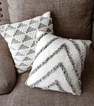 crochet pillow pattern - home decor - amorecraftylife.com #crochet #crochetpattern #diy
