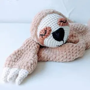 Crochet sloth Patterns - Cute Gifts - A More Crafty Life - stuffed toy sloth #crochet #crochetpattern #baby #amigurumi 