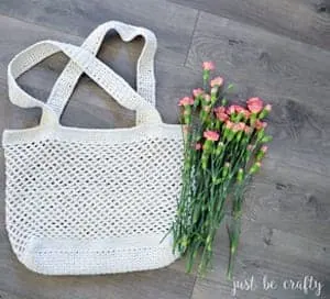 crochet market tote crochet pattern- bag crochet pattern pdf - grocery bag - beach bag - amorecraftylife.com #crochet #crochetpattern