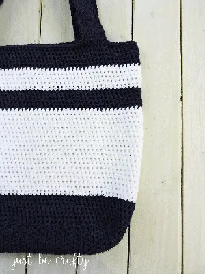 crochet market tote crochet pattern- bag crochet pattern pdf - grocery bag - beach bag - amorecraftylife.com #crochet #crochetpattern