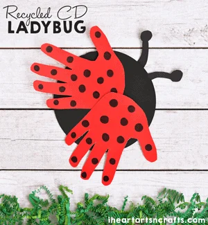 ladybug kid crafts - bug crafts for kids- ladybird insect - amorecraftylife.com #preschool #craftsforkids #kidscrafts