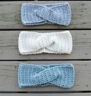 headband crochet pattern- free easy crochet warmer crochet pattern pdf - amorecraftylife.com #crochet #crochetpattern #freecrochetpattern 