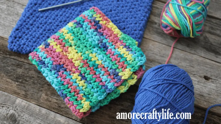 free printable half double stitch crochet dishcloth pattern -amorecraftylife.com #crochet #crochetpattern #diy #freecrochetpattern
