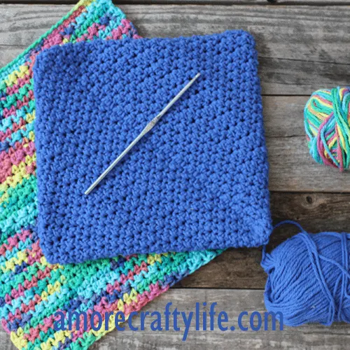 free printable half double stitch crochet potholder pattern -amorecraftylife.com #crochet #crochetpattern #diy #freecrochetpattern