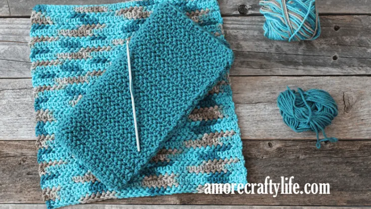 free printable herringbone half double crochet potholder pattern -amorecraftylife.com #crochet #crochetpattern #diy #freecrochetpattern