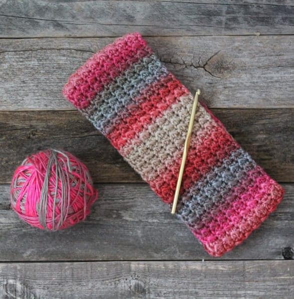 Make a headband pattern. Textured Crochet Headband - Free Pattern -crochet ear warmer pattern- printable pdf - winter headband - amorecraftylife.com #crochet #crochetpattern #freecrochetpattern