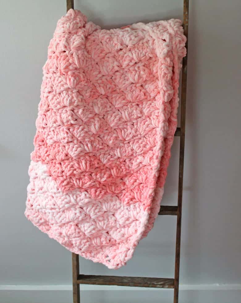 pink bubbles baby blanket pattern - amorecraftylife.com -bernat blanket yarn baby blanket - baby afghan - free printable crochet pattern chunky blanket pattern #baby #crochet #crochetpattern #freecrochetpattern