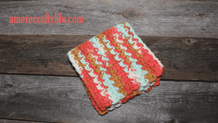 free printable mesh stitch crochet dishcloth pattern -amorecraftylife.com #crochet #crochetpattern #diy #freecrochetpattern