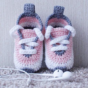 baby shoes crochet patterns - baby booties - baby gift - crochet pattern pdf - amorecraftylife.com #crochet #crochetpattern #baby
