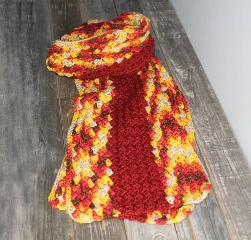 autumn sunset scarf crochet pattern - sedge stitch - amorecraftylife.com #crochet #crochetpattern #freecrochetpattern