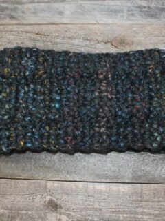 Make a bulky headband pattern. Chunky Treble Crochet Headband Pattern -crochet ear warmer pattern- printable pdf - winter headband - amorecraftylife.com #crochet #crochetpattern #freecrochetpattern