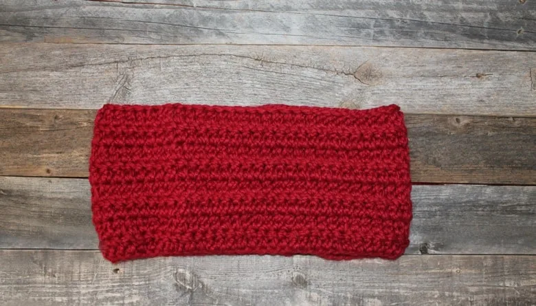 Make a bulky cowl pattern. Chunky Herringbone Crochet cowl Pattern -crochet cowl pattern- printable pdf - winter cowl- amorecraftylife.com #crochet #crochetpattern #freecrochetpattern
