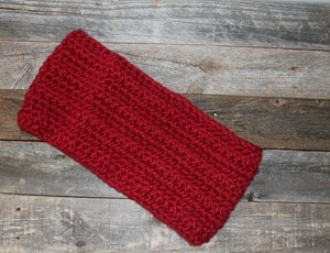 Make a bulky cowl pattern. Chunky Herringbone Crochet cowl Pattern -crochet cowl pattern- printable pdf - winter cowl- amorecraftylife.com #crochet #crochetpattern #freecrochetpattern