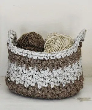 free basket crochet pattern- crochet pattern amorecraftylife.com #crochet #crochetpattern