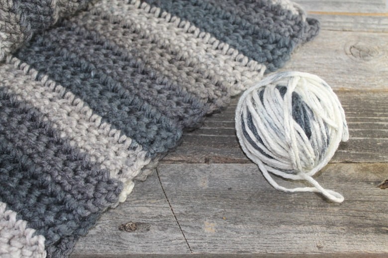 herringbone chunky throw crochet pattern - amorecraftylife.com - afghan pattern -crochet blanket pattern- caron chunky cake yarn- herringone bone double crochet - free printable crochet pattern #crochet #crochetpattern #freecrochetpattern