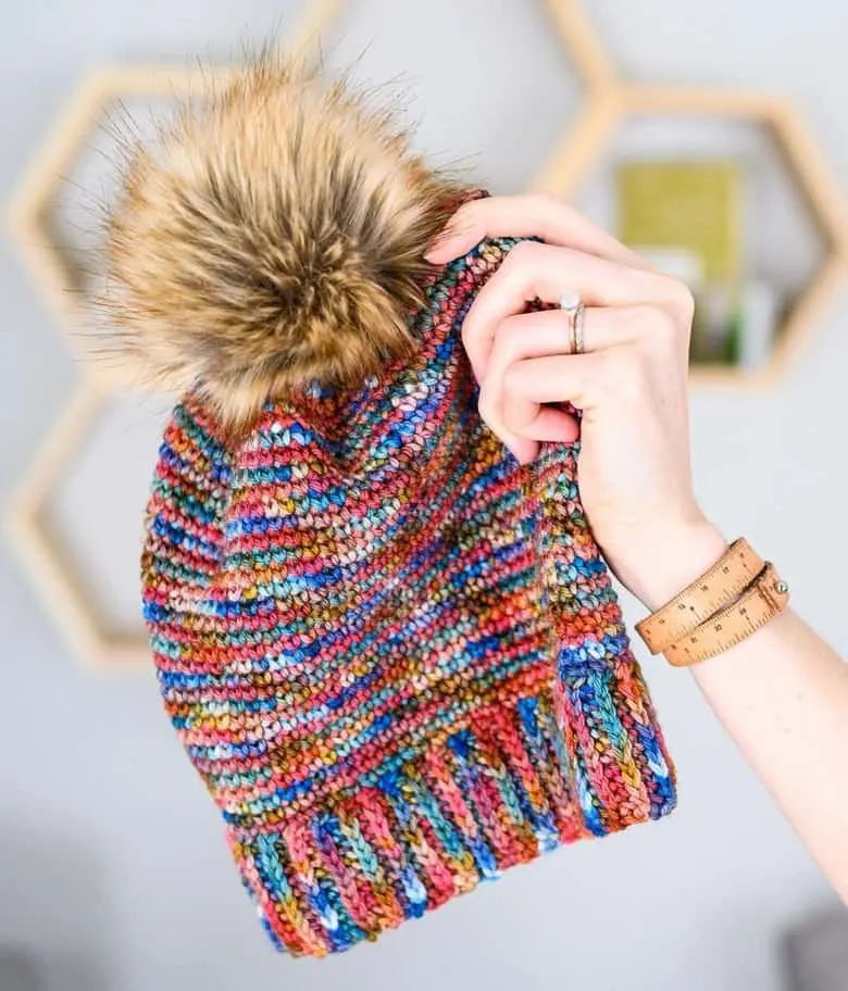 beginner  beanie crochet patterns - winter hat crochet patterns - crochet pattern pdf - amorecraftylife.com #crochet #crochetpattern