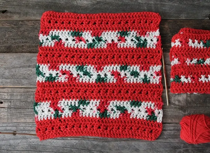 free printable crossed double stitch crochet dishcloth pattern -amorecraftylife.com #crochet #crochetpattern #diy #freecrochetpattern