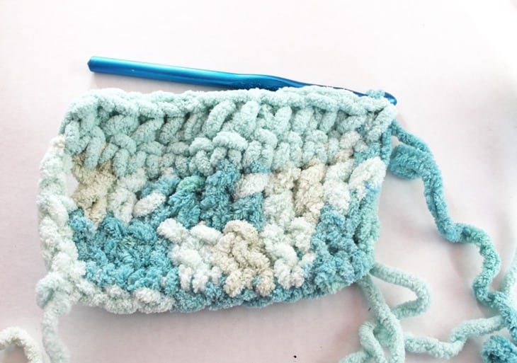 how to crochet a blanket - bernat baby blanket yarn #crochet #crochetblanketpattern
