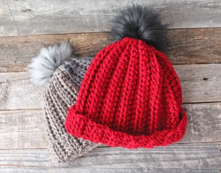 free chunky crochet hat pattern for beginners-super bulky yarn gauge 6- easy wide scarf pattern - amorecraftylife.com #crochet #crochetpattern #freecrochetpattern