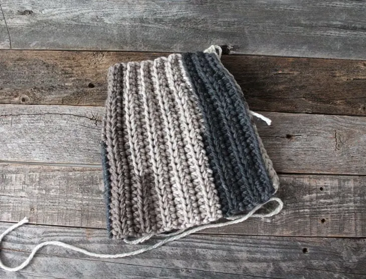 free chunky crochet hat pattern for beginners-super bulky yarn gauge 6- easy wide scarf pattern - amorecraftylife.com #crochet #crochetpattern #freecrochetpattern