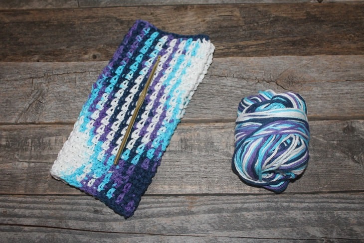 free printable crochet moss stitch dishcloth pattern -amorecraftylife.com #crochet #crochetpattern #diy #freecrochetpattern