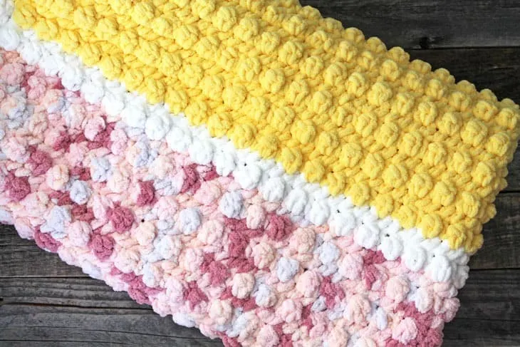 chunky crochet blanket pattern free - free printable pdf crochet pattern - amorecraftylife.com -crocheted afghan - free printable crochet pattern #crochet #crochetpattern #freecrochetpattern #crochetblanketpattern
