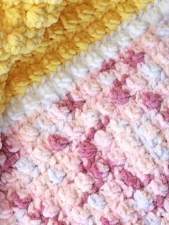 chunky crochet blanket pattern free - free printable pdf crochet pattern - amorecraftylife.com -crocheted afghan - free printable crochet pattern #crochet #crochetpattern #freecrochetpattern #crochetblanketpattern