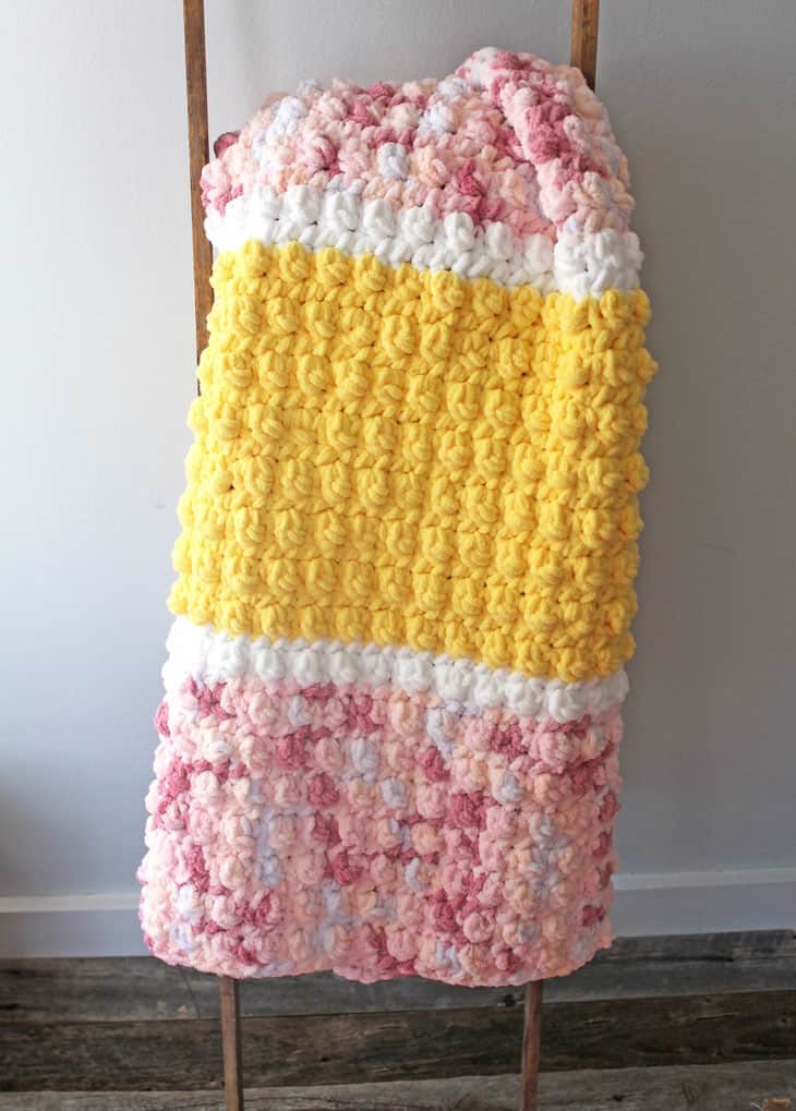 chunky crochet blanket pattern free - free printable pdf crochet pattern - amorecraftylife.com -crocheted afghan - free printable crochet pattern #crochet #crochetpattern #freecrochetpattern #crochetblanketpattern